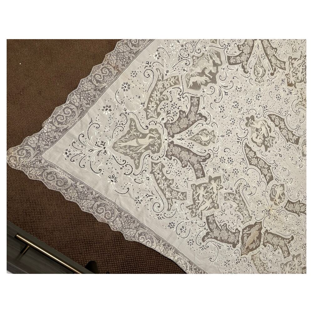 Antique Rectangular Tablecloth - Picture 3 of 10